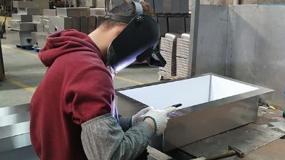 不鏽鋼手工洗菜盆廠家告（gào）訴你搭配小（xiǎo）技巧