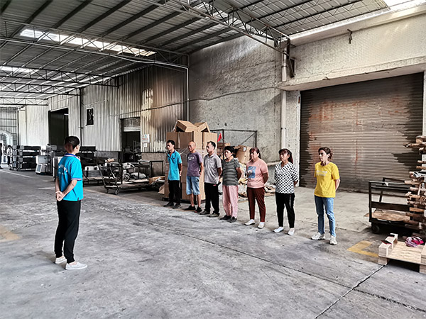 生產不鏽鋼洗菜盆廠家包裝部