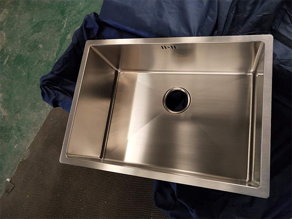 廚房水槽台下盆