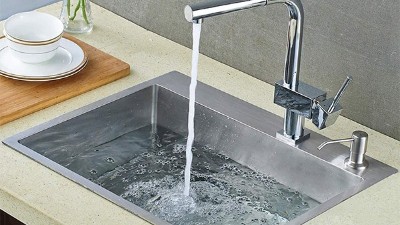 生產不（bú）鏽鋼洗菜盆（pén）廠家