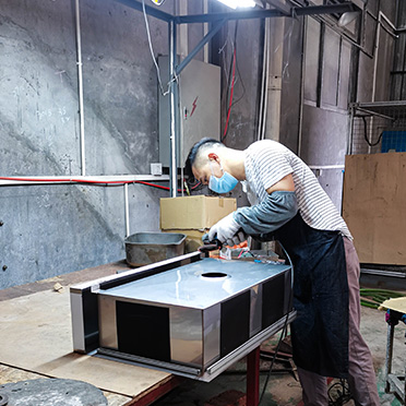 不（bú）鏽鋼水槽生產廠家