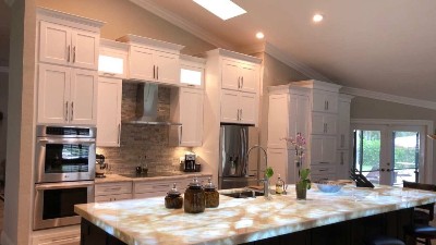 廚房水槽批發廠家告訴你不鏽鋼有的（de）亮有的不亮