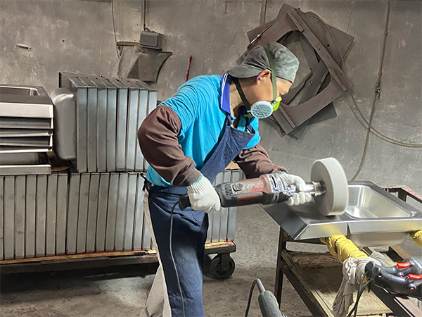 生（shēng）產不鏽鋼洗菜盆廠家