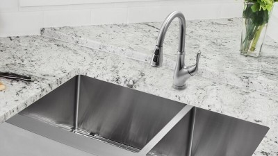 廚房水（shuǐ）槽廠家教你如何解決不鏽鋼水槽生鏽難題