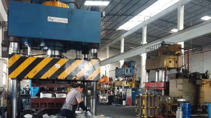 大型器(qì)械 大型(xíng)器械