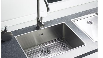 廚房水槽（cáo）生產廠家的交貨期該怎（zěn）麽算（suàn）？